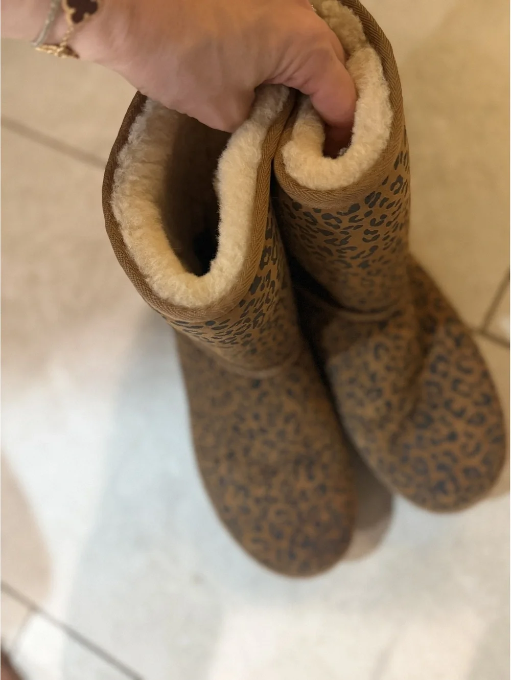 UGG these classic